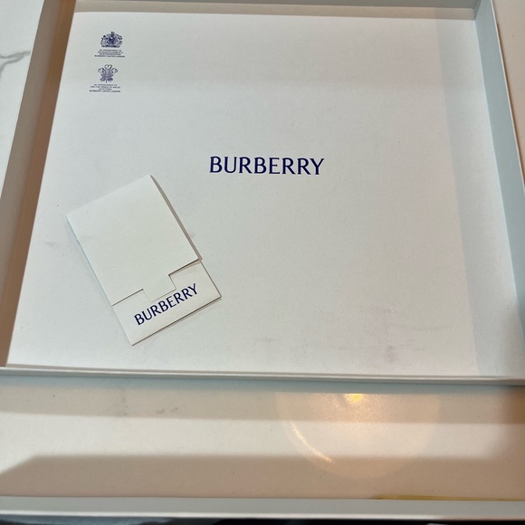 Burberry Marsh Textured Ankle Boot - New in box! Size 40 - Picture 7 of 14